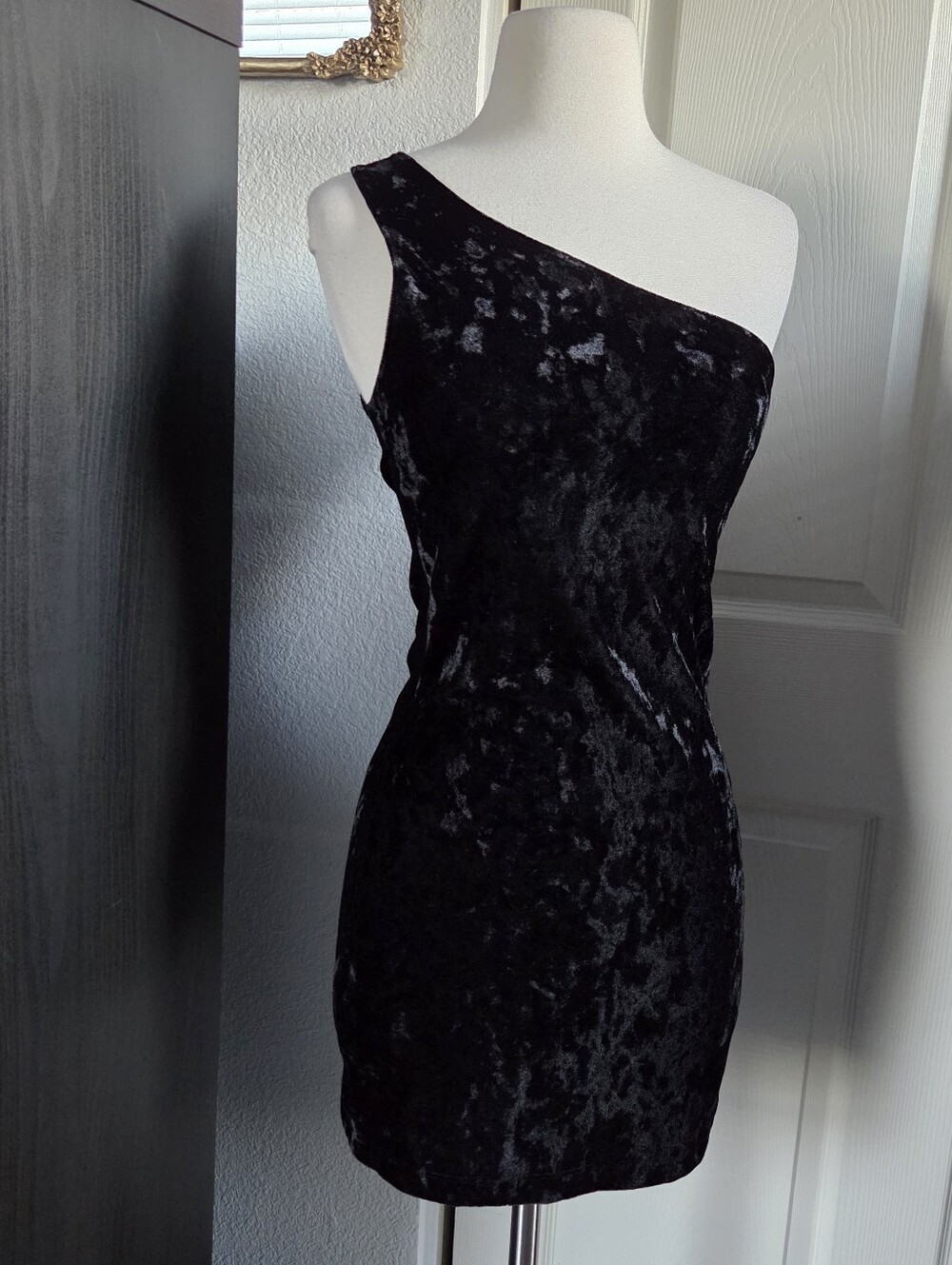 Wet Seal Black Crushed Velvet One Shoulder Mini Dress Size Small